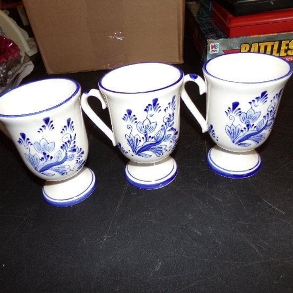 DELFT STYLE CUPS BLUE WHITE SET OF 3